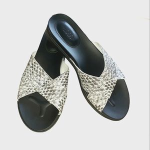 - LOGO by Lori Goldstein Sandals